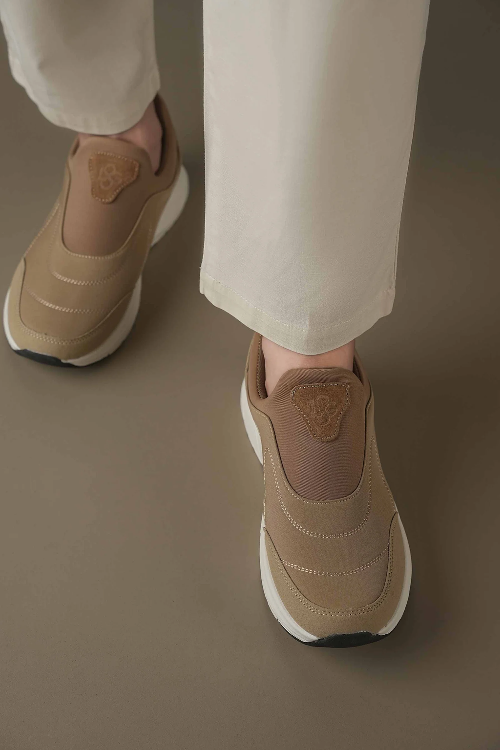 4208 MST Sneakers