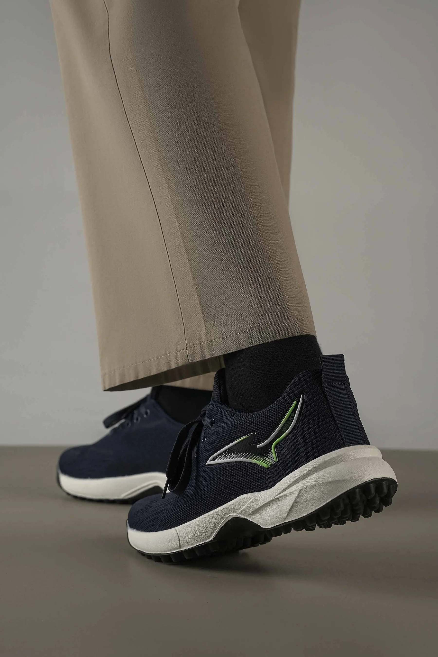 4204 BLU Sneakers