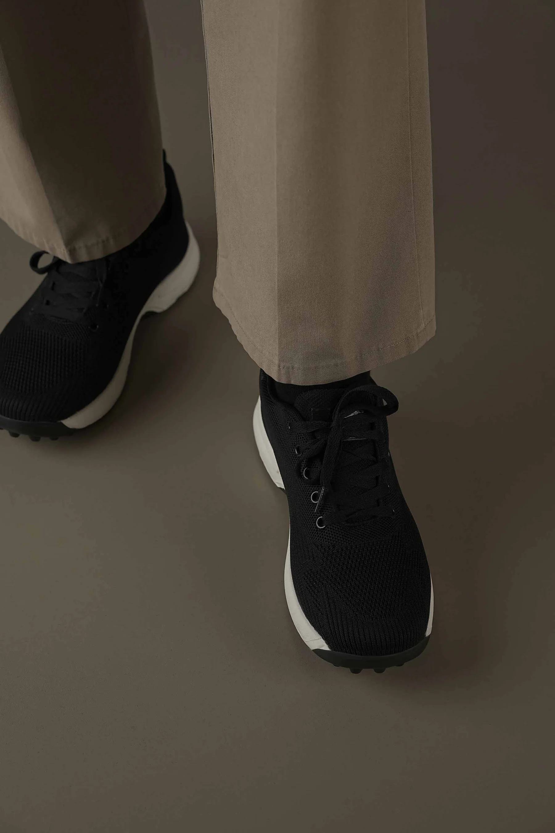 4204 BLACK Sneakers