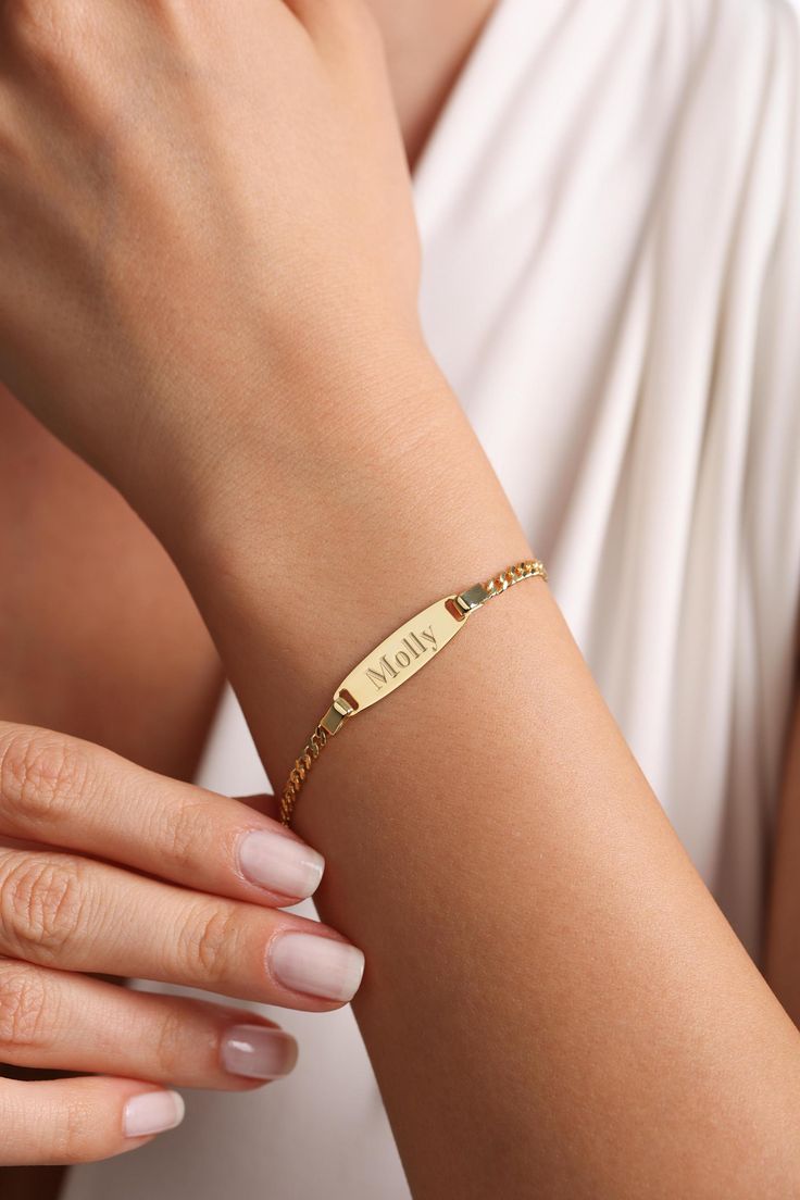 18 Karat Gold Bracelet With Customize Name