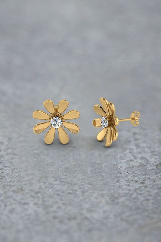 18 Karat Sunflower Earrings Pair