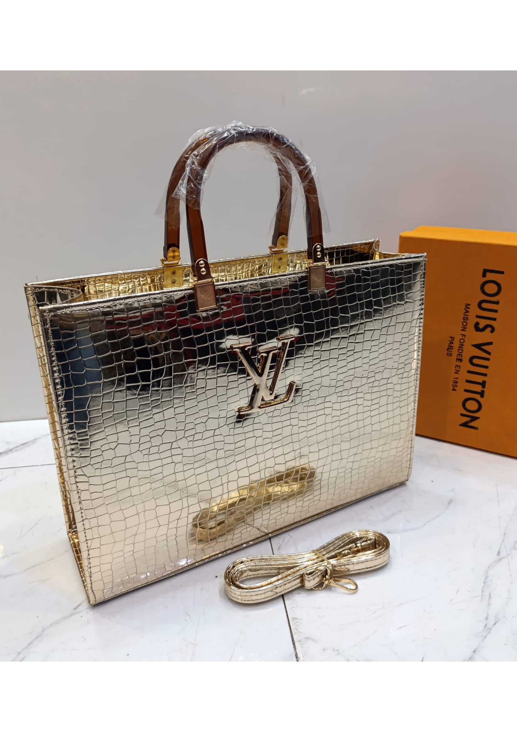 Premium LOUIS VUTTION Stylish Gold Hand Bag