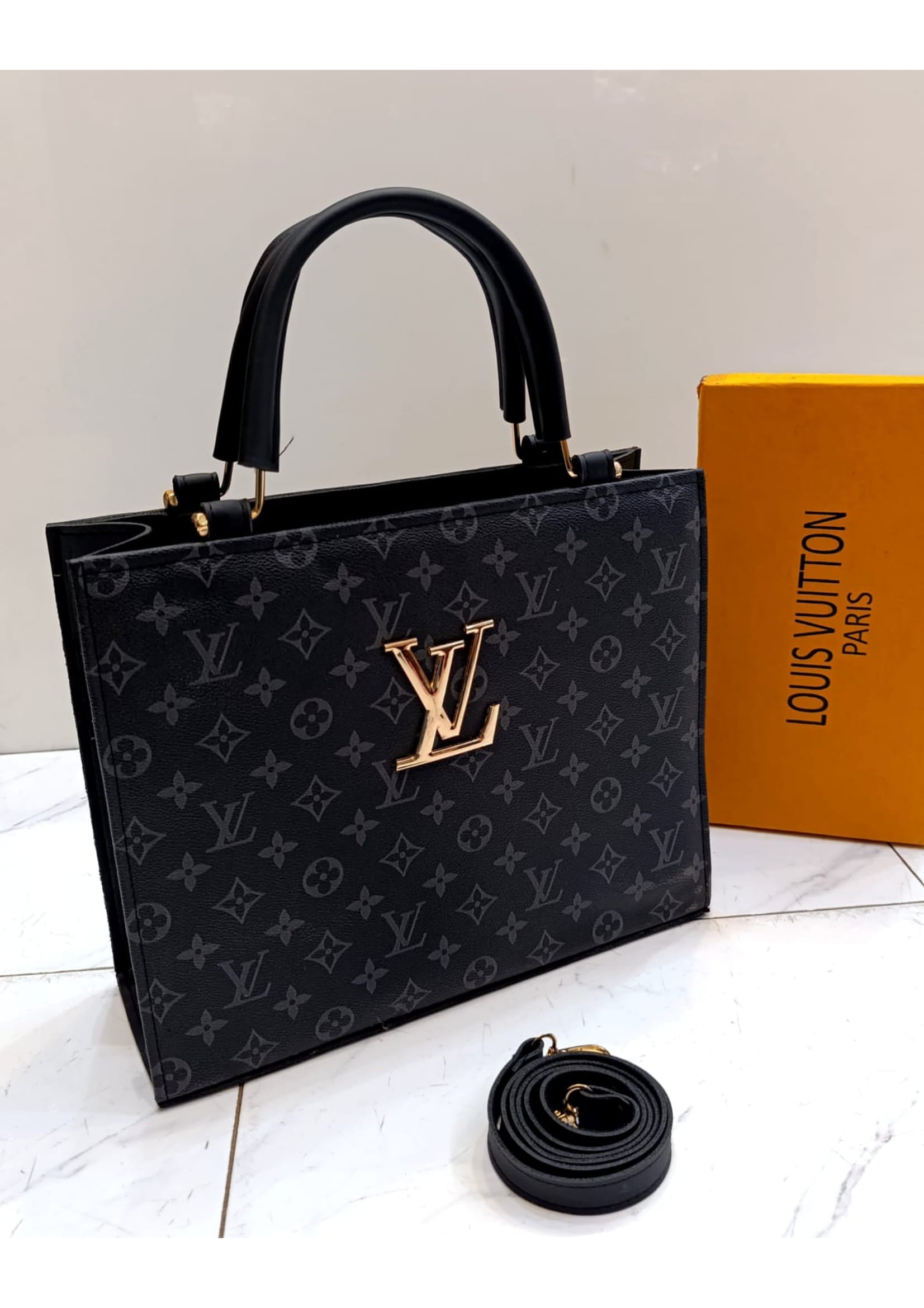 Premium LOUIS VUTTION Stylish Black Hand Bag
